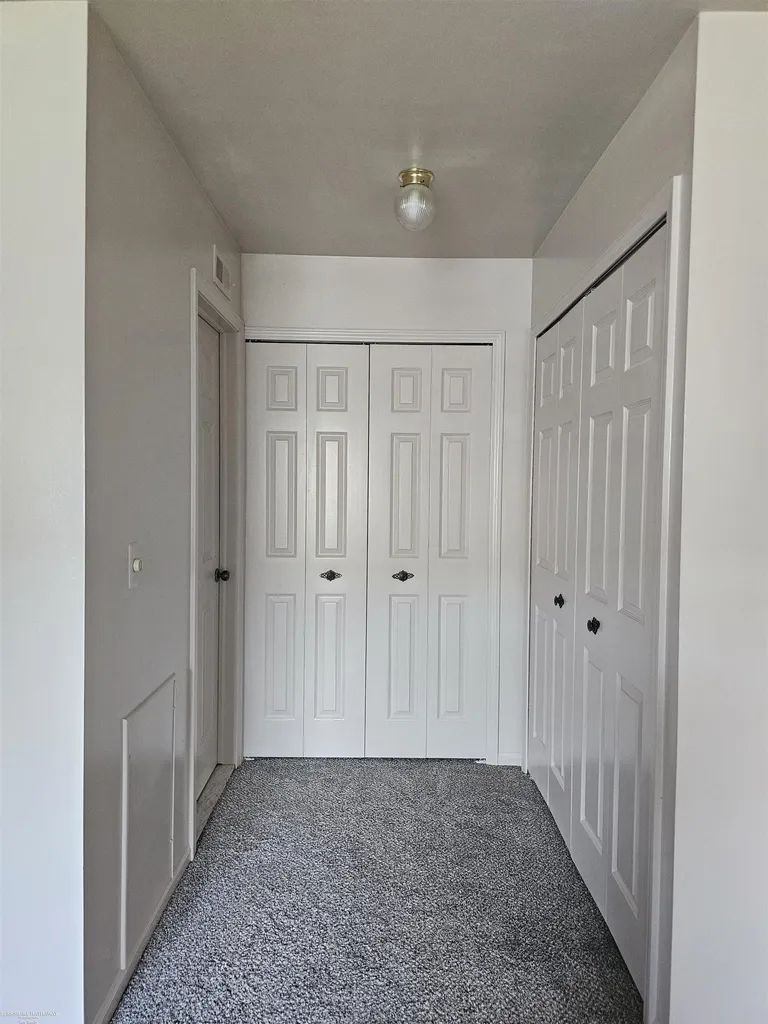 405 Sunset Lane St. Clair Shores City MI 48082