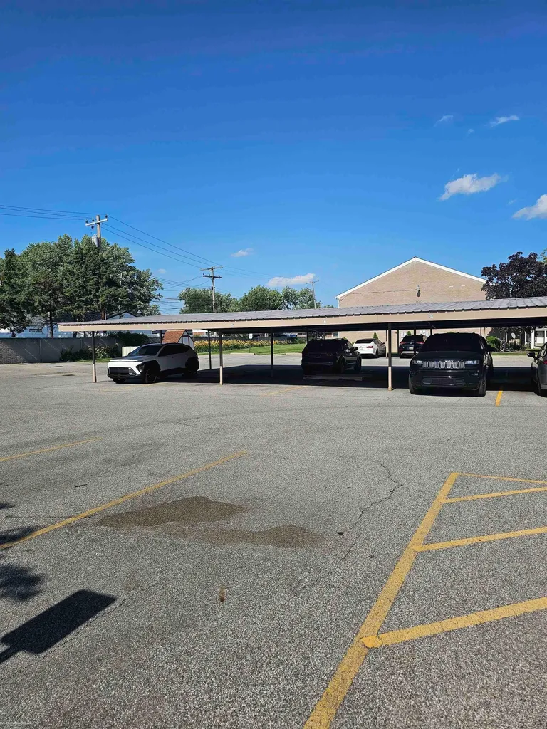 405 Sunset Lane St. Clair Shores City MI 48082