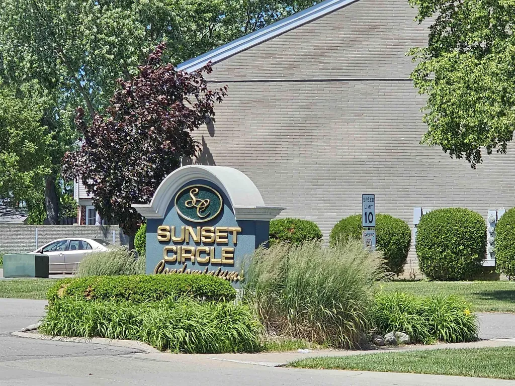 405 Sunset Lane St. Clair Shores City MI 48082