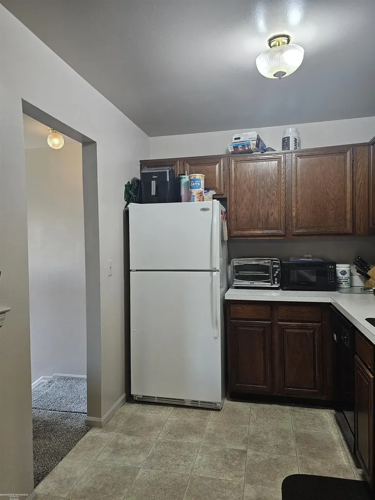 405 Sunset Lane St. Clair Shores City MI 48082