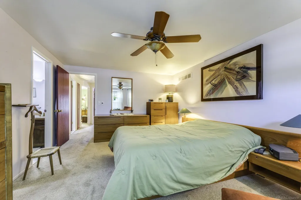 1832 Burning Bush Court Rochester Hills City MI 48309