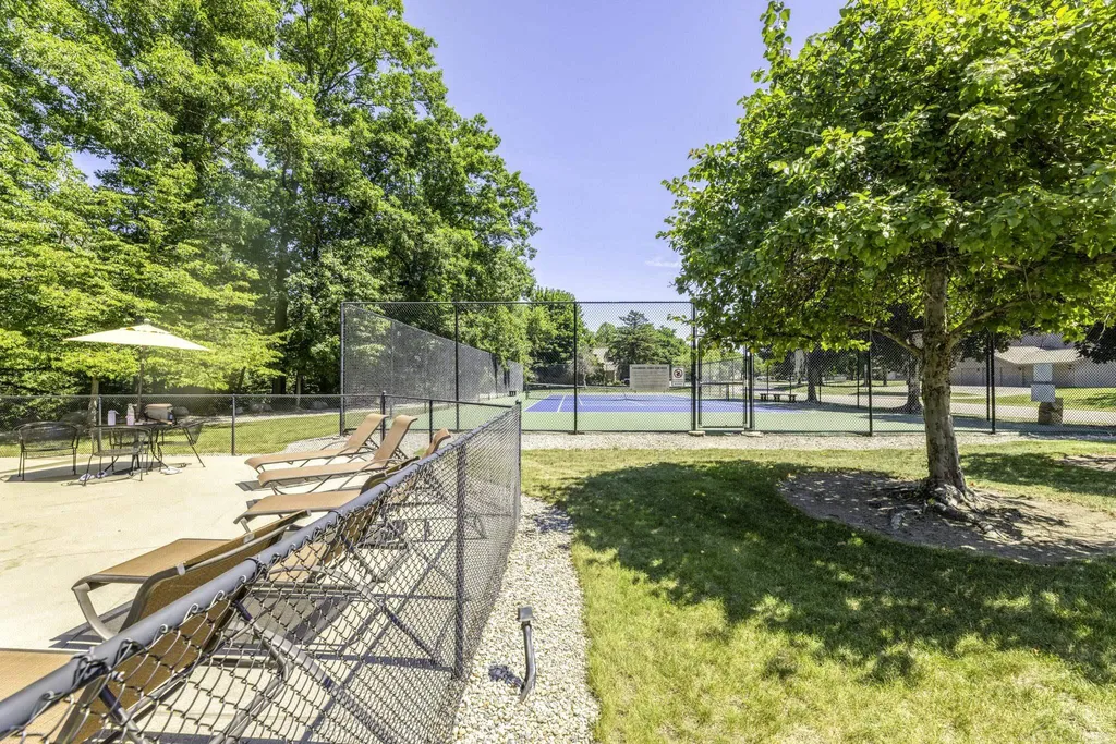 1832 Burning Bush Court Rochester Hills City MI 48309