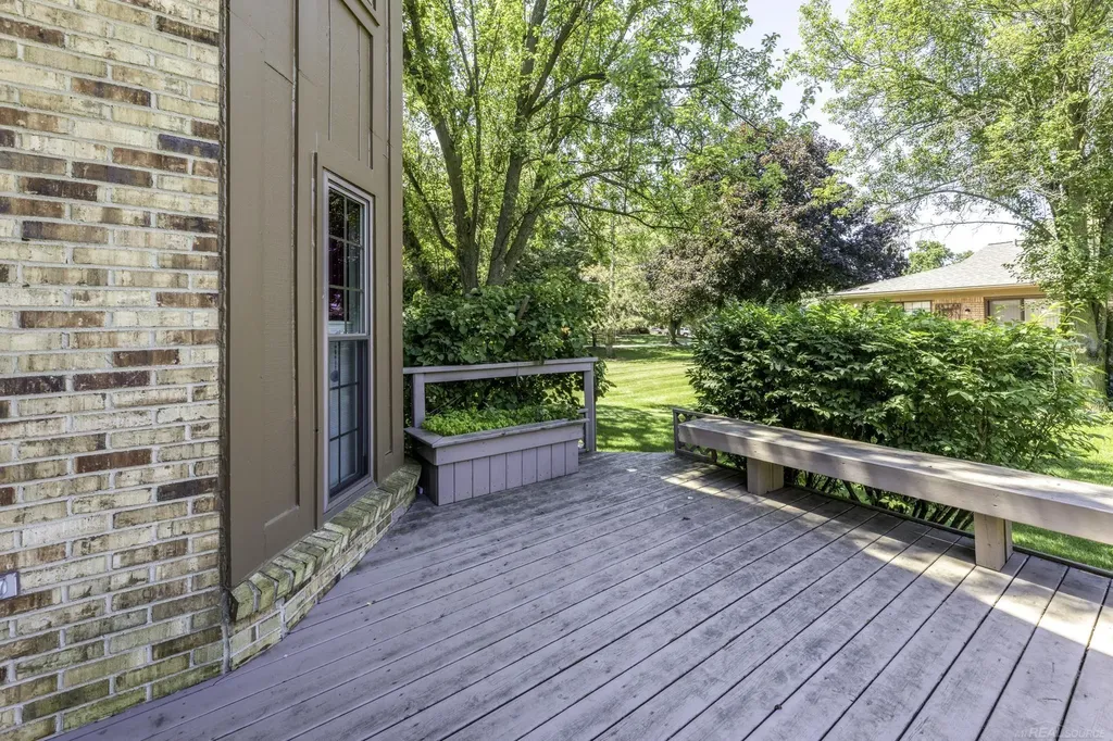 1832 Burning Bush Court Rochester Hills City MI 48309