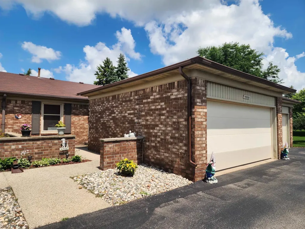 49860 Potomac Court Shelby Charter Township MI 48315