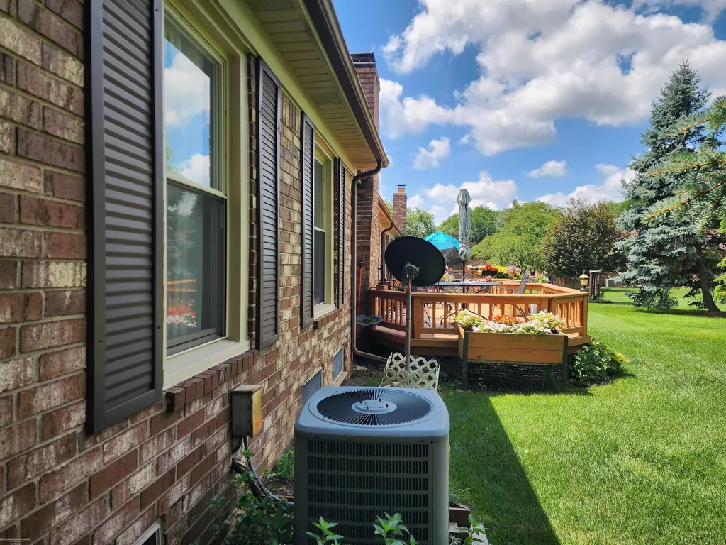 49860 Potomac Court Shelby Charter Township MI 48315
