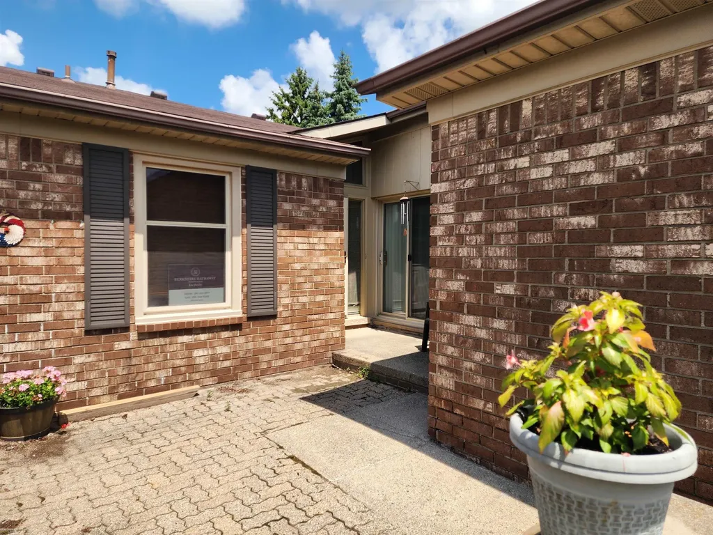49860 Potomac Court Shelby Charter Township MI 48315