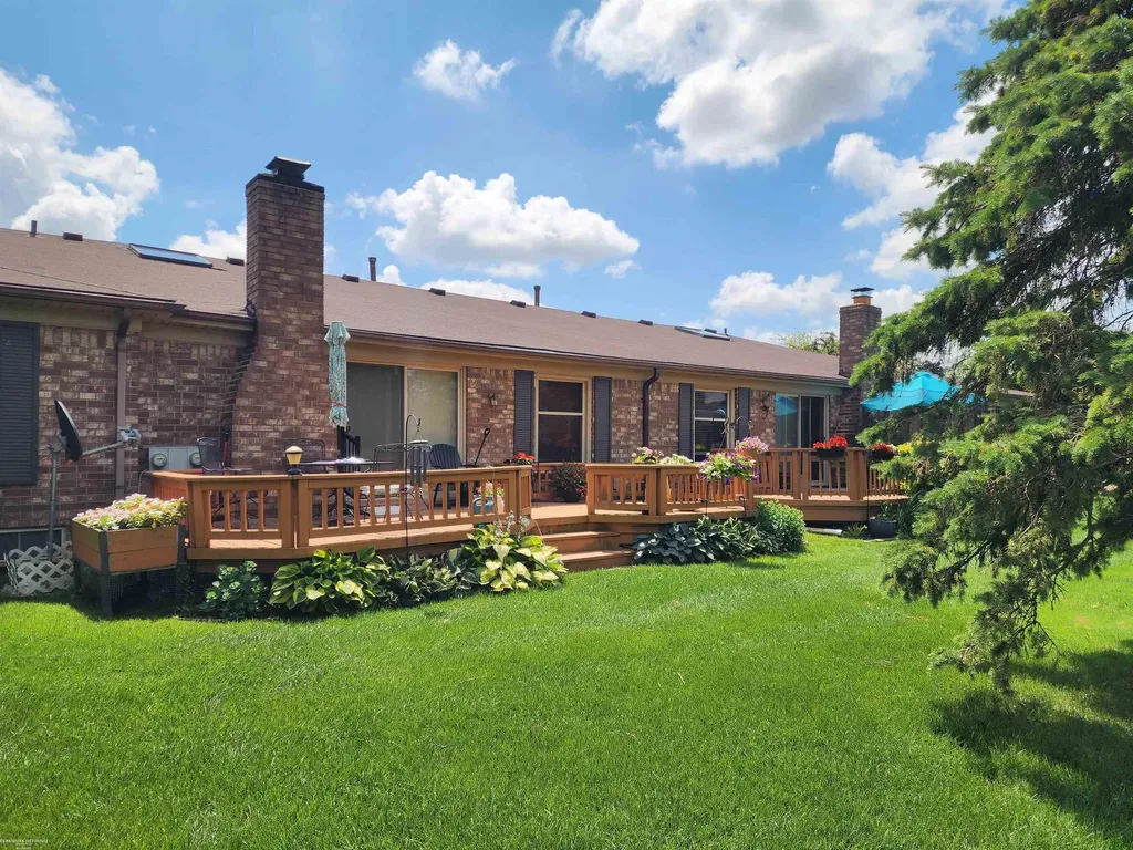 49860 Potomac Court Shelby Charter Township MI 48315