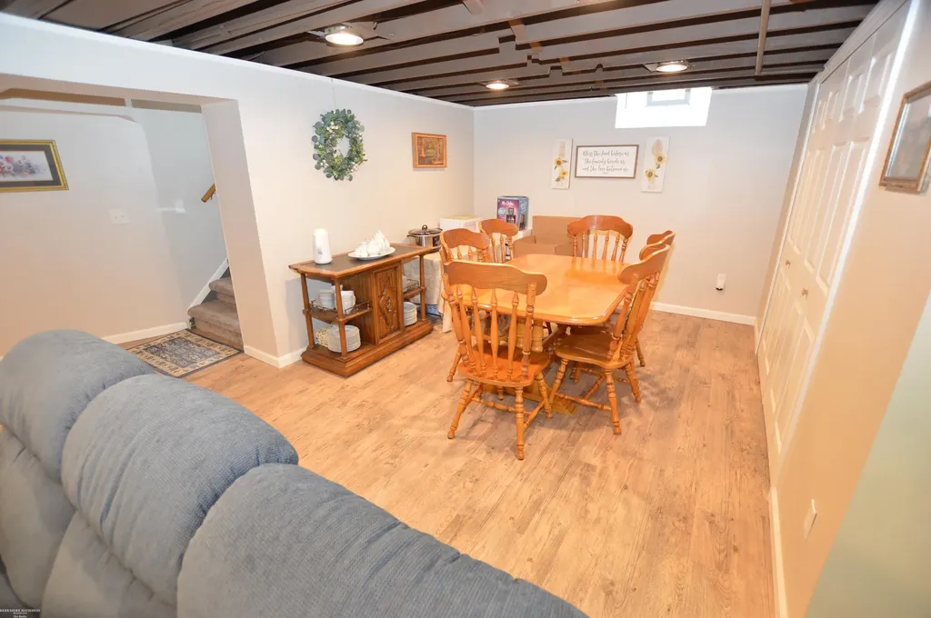27182 Leroy Street Roseville City MI 48066