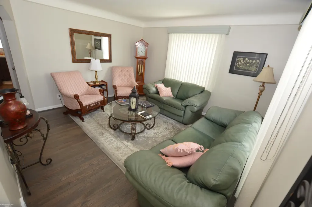27182 Leroy Street Roseville City MI 48066
