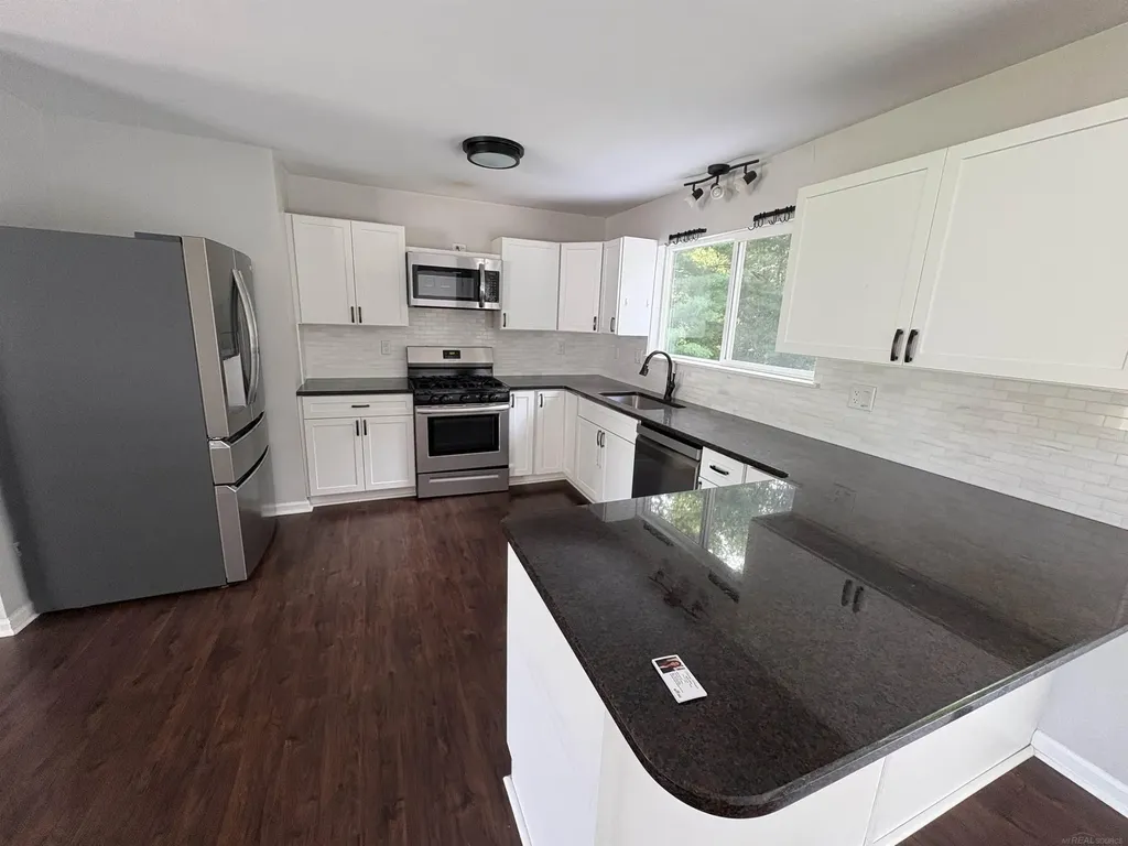 3587 Keewahdin Road Fort Gratiot Charter Township MI 74032