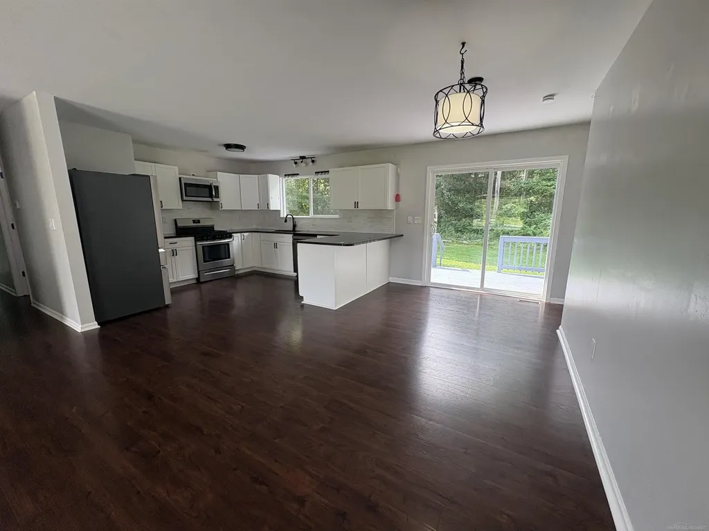 3587 Keewahdin Road Fort Gratiot Charter Township MI 74032