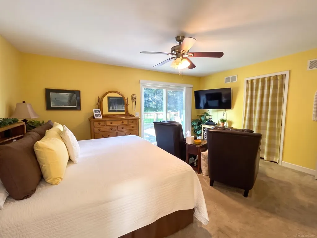 2048 Collins Avenue Shelby Charter Township MI 48317