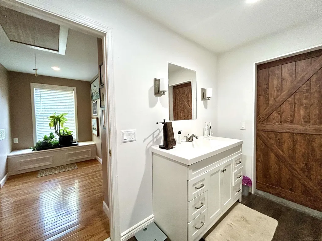 2048 Collins Avenue Shelby Charter Township MI 48317