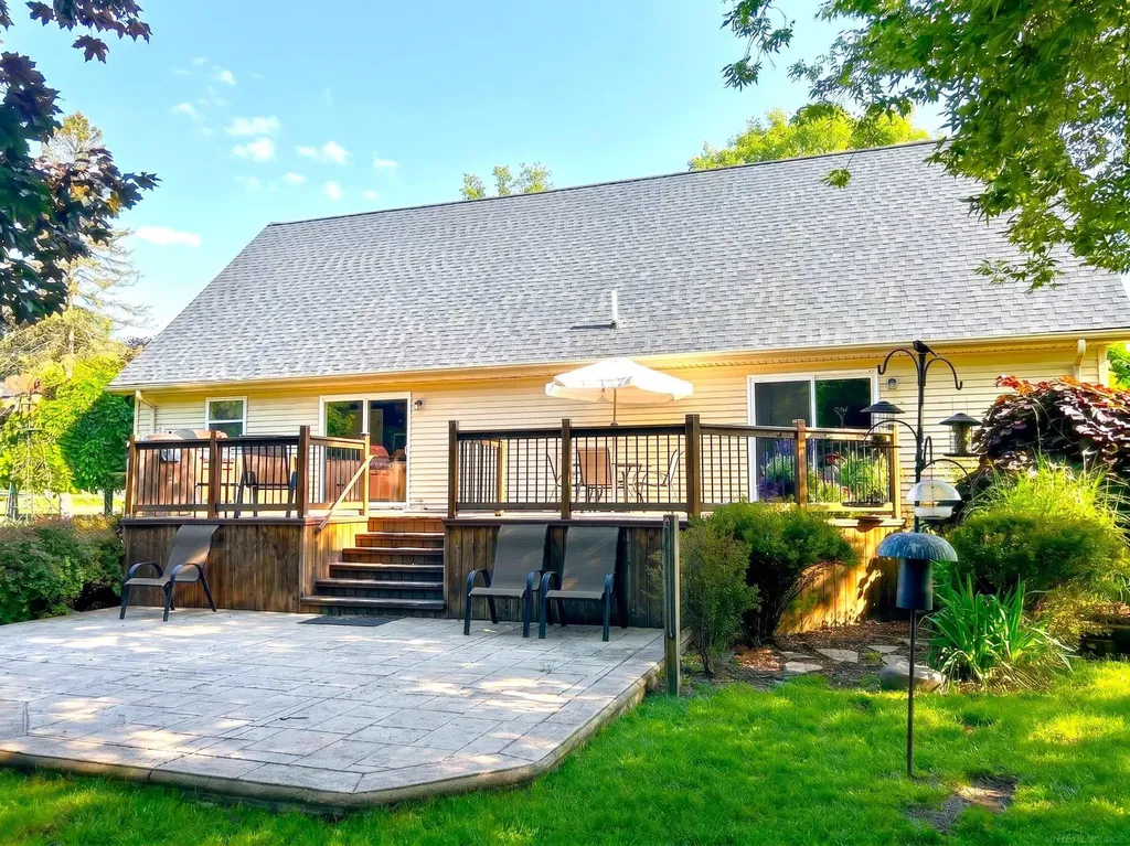 2048 Collins Avenue Shelby Charter Township MI 48317