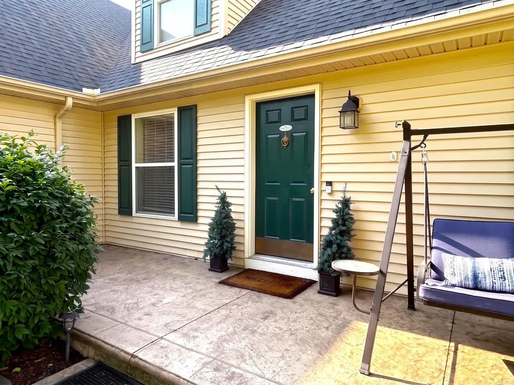 2048 Collins Avenue Shelby Charter Township MI 48317