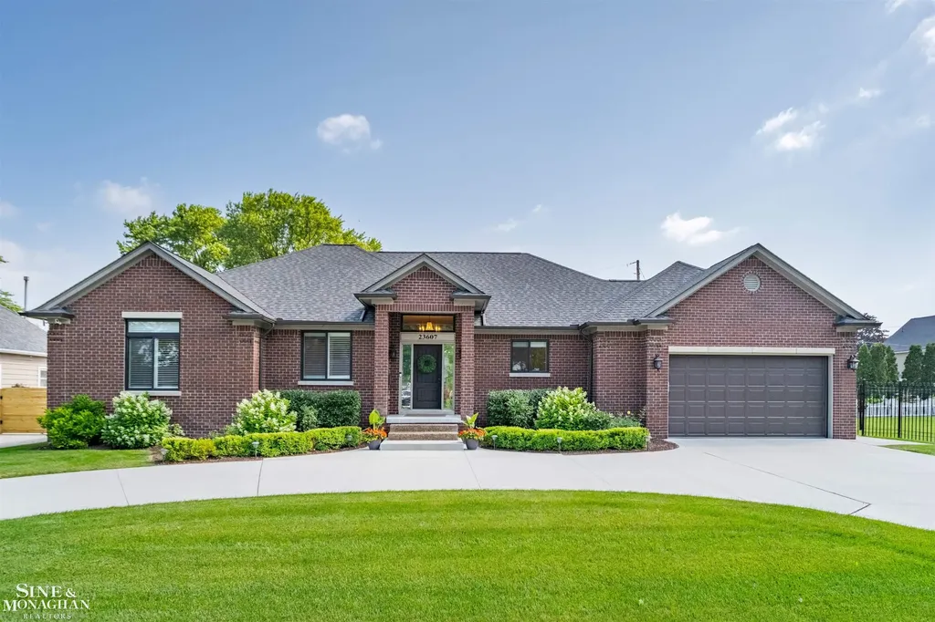 23607 Recreation Street St. Clair Shores City MI 48082