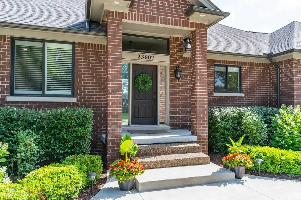 23607 Recreation Street St. Clair Shores City MI 48082
