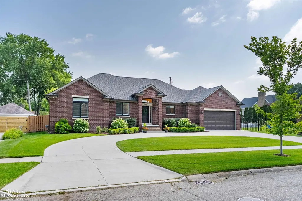 23607 Recreation Street St. Clair Shores City MI 48082