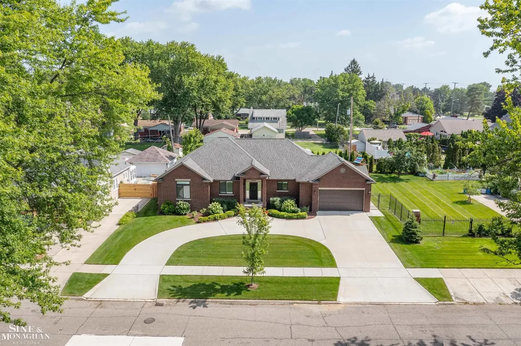 23607 Recreation Street St. Clair Shores City MI 48082