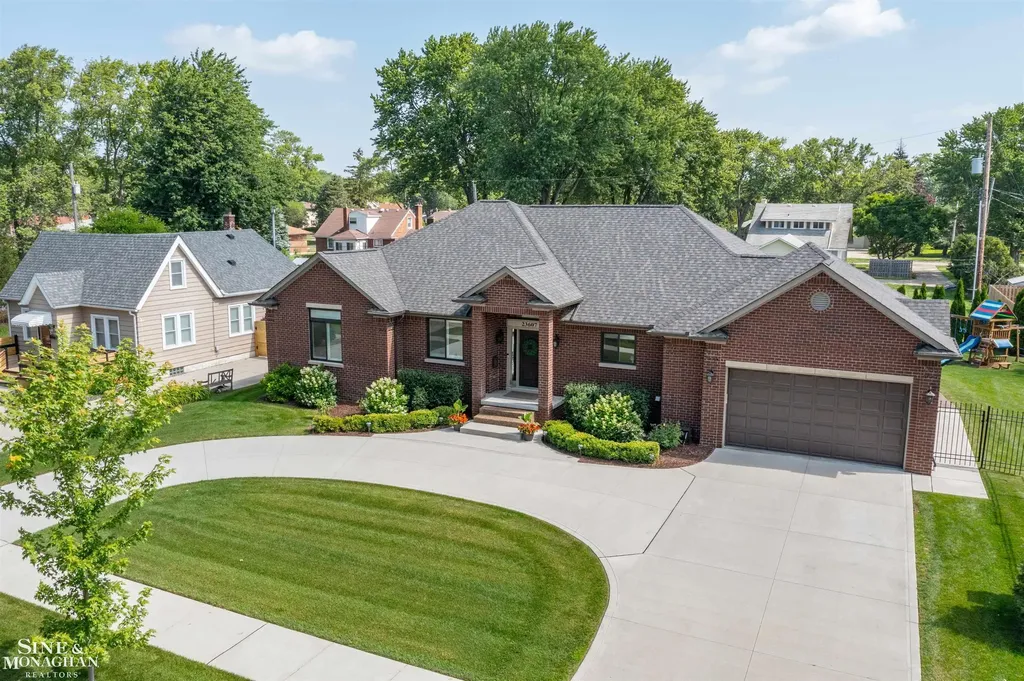 23607 Recreation Street St. Clair Shores City MI 48082