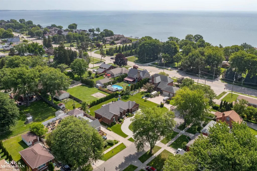 23607 Recreation Street St. Clair Shores City MI 48082