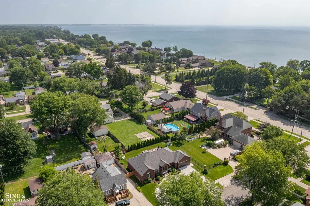 23607 Recreation Street St. Clair Shores City MI 48082