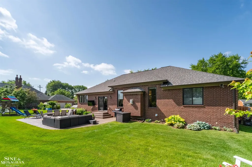 23607 Recreation Street St. Clair Shores City MI 48082