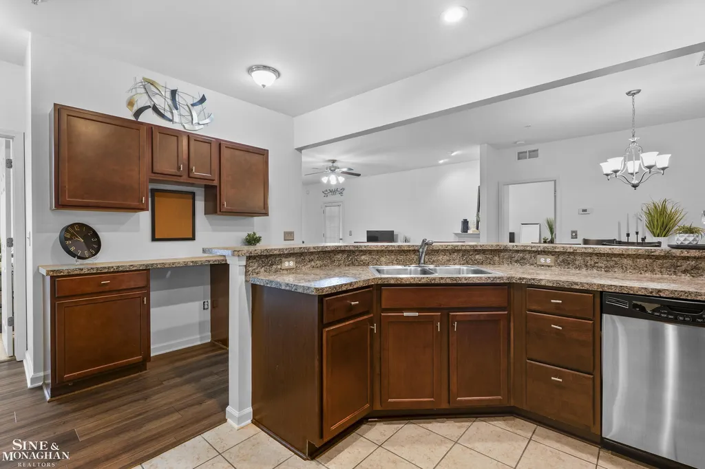 29981 Fox Run Circle Warren City MI 48092