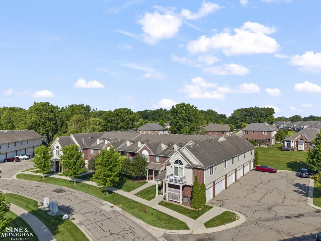29981 Fox Run Circle Warren City MI 48092