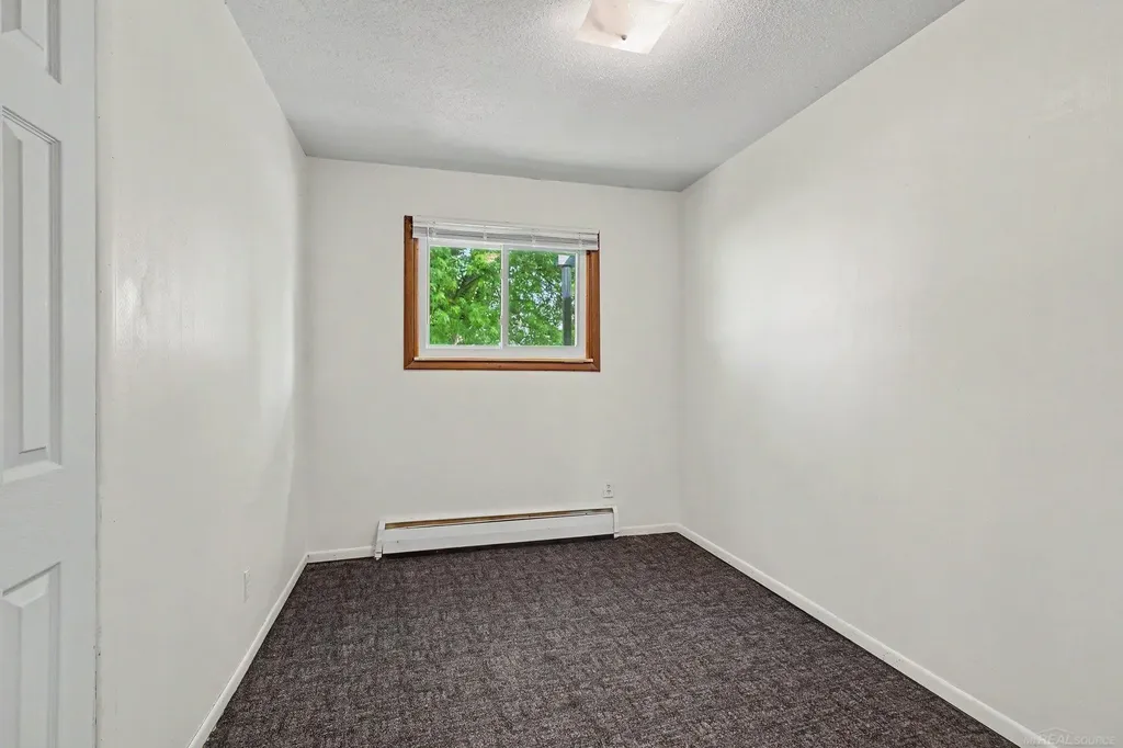 1944 E River Road Kawkawlin Township MI 48631