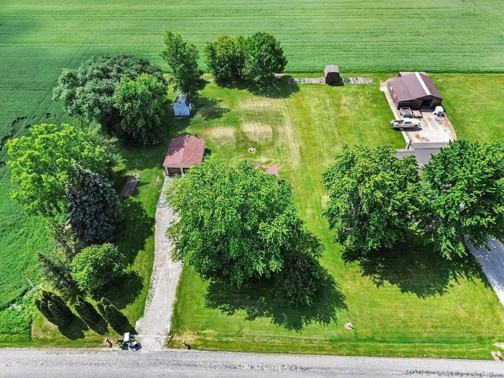 1944 E River Road Kawkawlin Township MI 48631