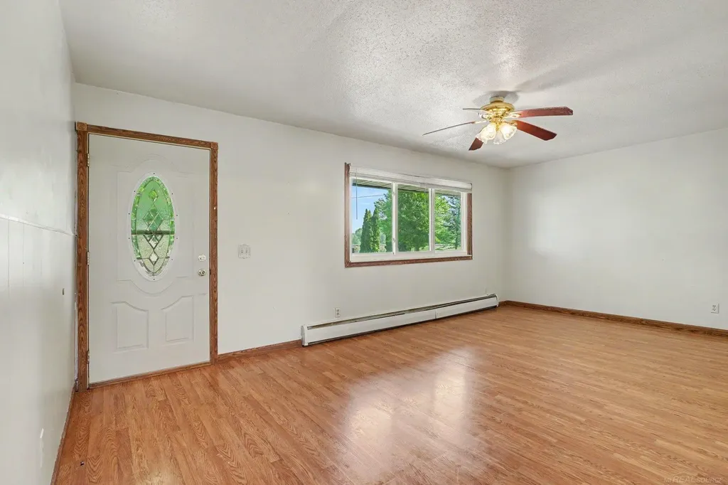 1944 E River Road Kawkawlin Township MI 48631