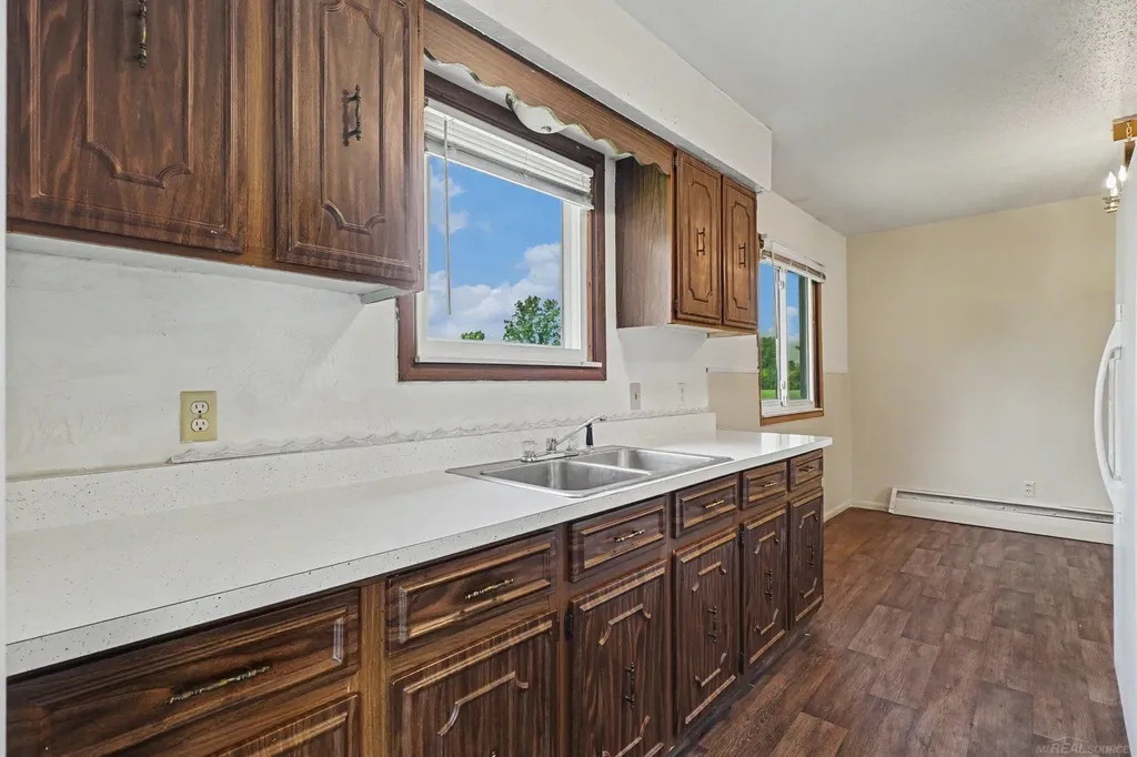 1944 E River Road Kawkawlin Township MI 48631