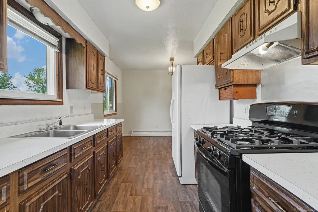 1944 E River Road Kawkawlin Township MI 48631
