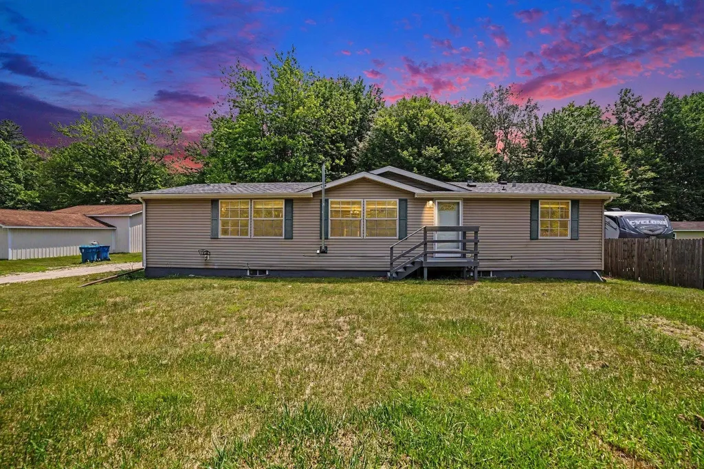 1717 W Townline 16 Road Garfield Township MI 48650