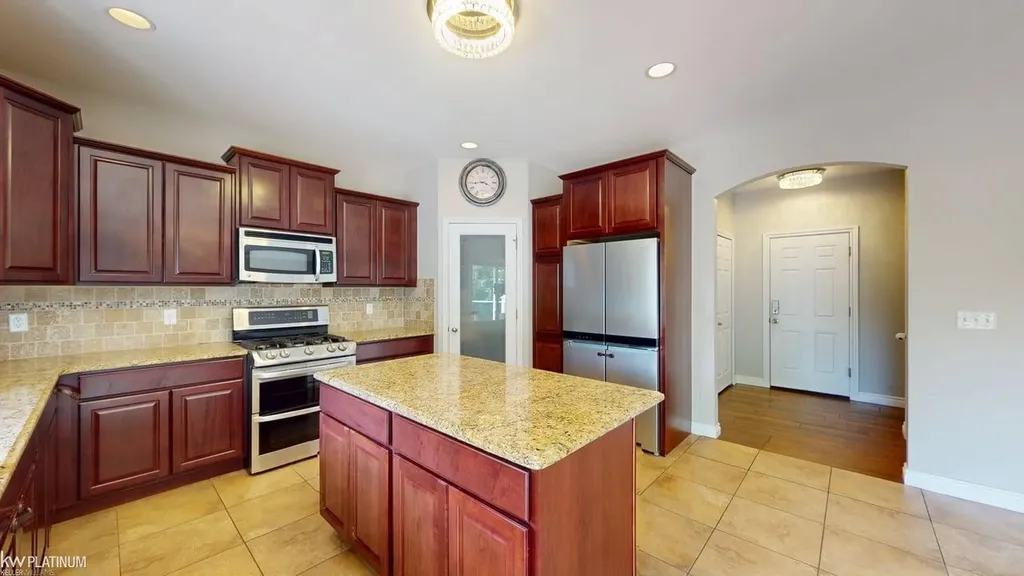 4308 Hawks Nest Road Shelby Charter Township MI 48317