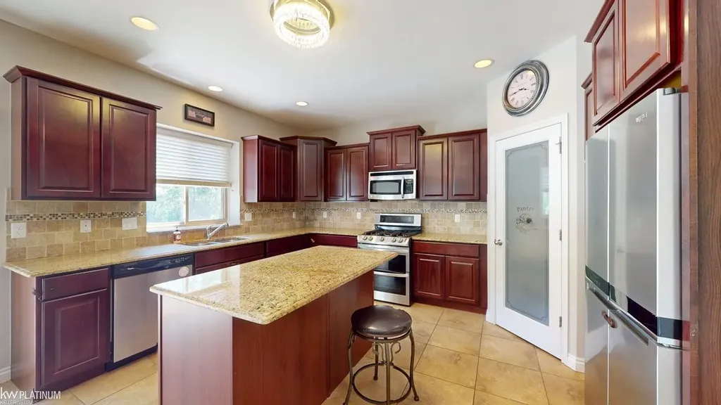 4308 Hawks Nest Road Shelby Charter Township MI 48317