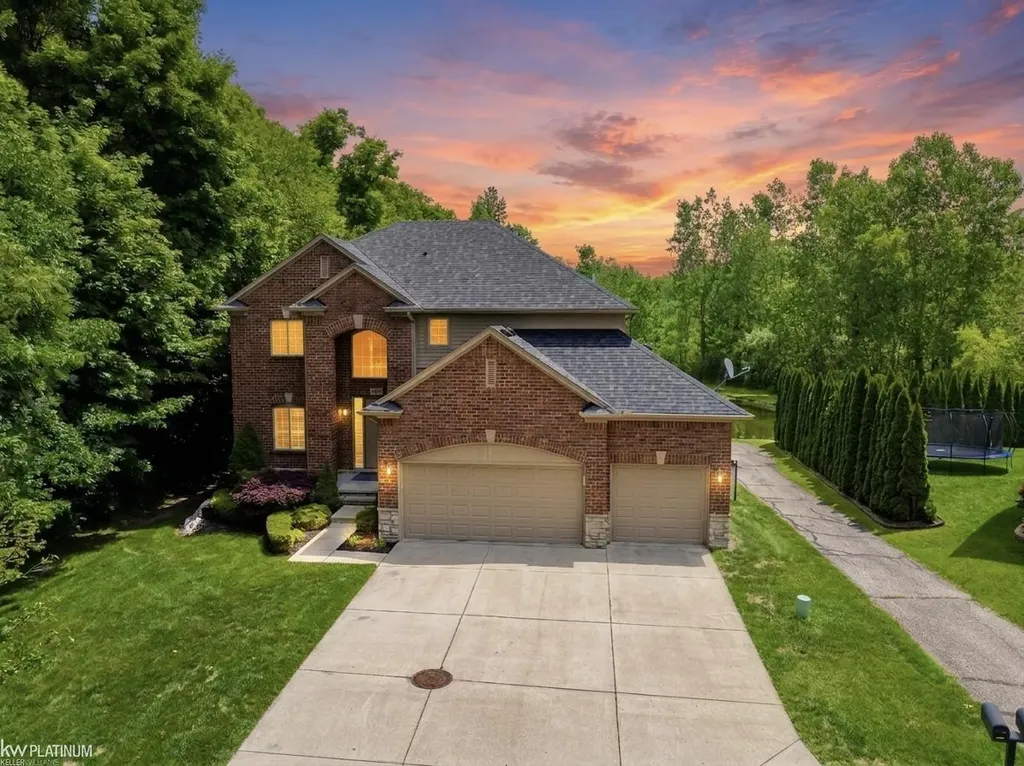 4308 Hawks Nest Road Shelby Charter Township MI 48317