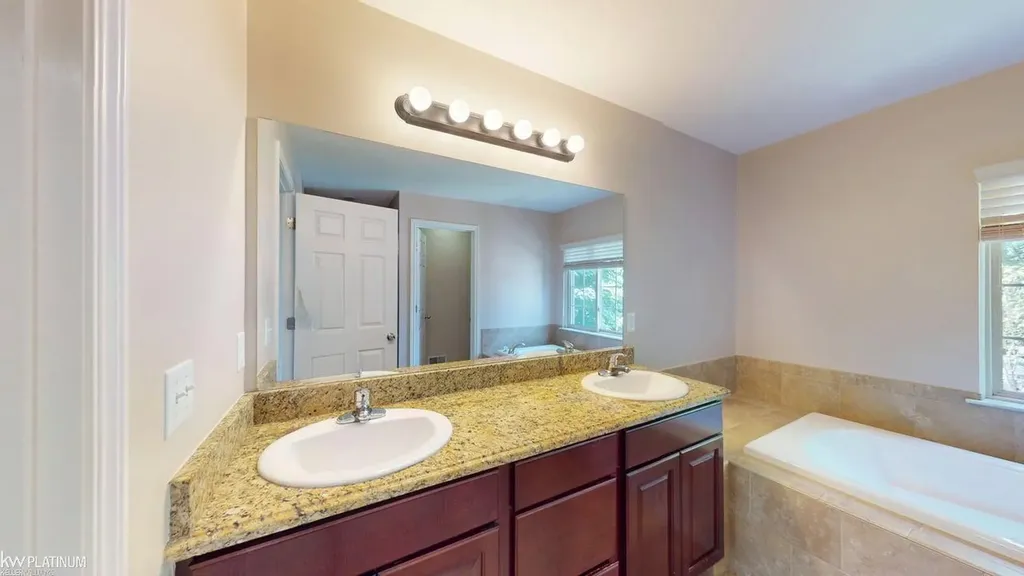 4308 Hawks Nest Road Shelby Charter Township MI 48317
