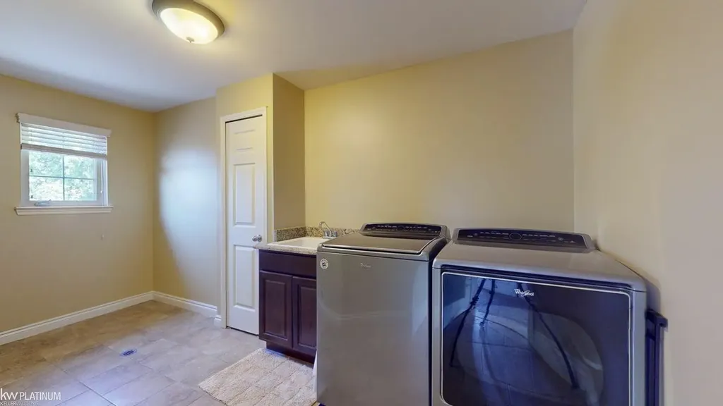 4308 Hawks Nest Road Shelby Charter Township MI 48317