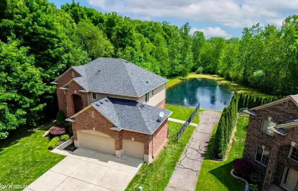 4308 Hawks Nest Road Shelby Charter Township MI 48317