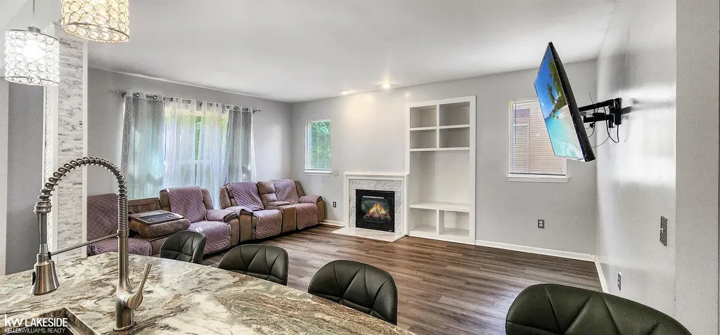 39025 Buckingham Drive Romulus City MI 48174