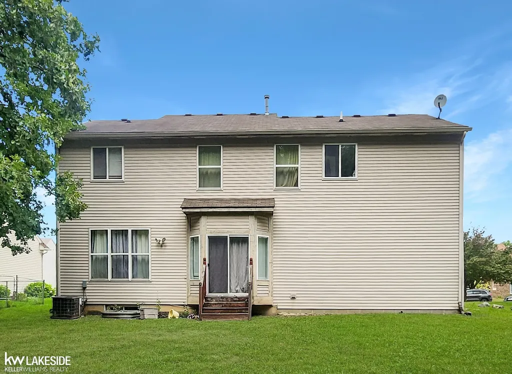39025 Buckingham Drive Romulus City MI 48174