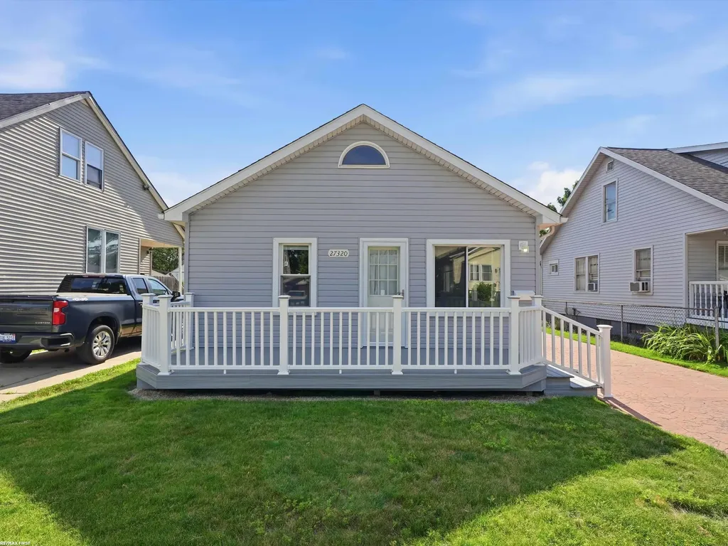 27320 Lawnwood Street Roseville City MI 48066