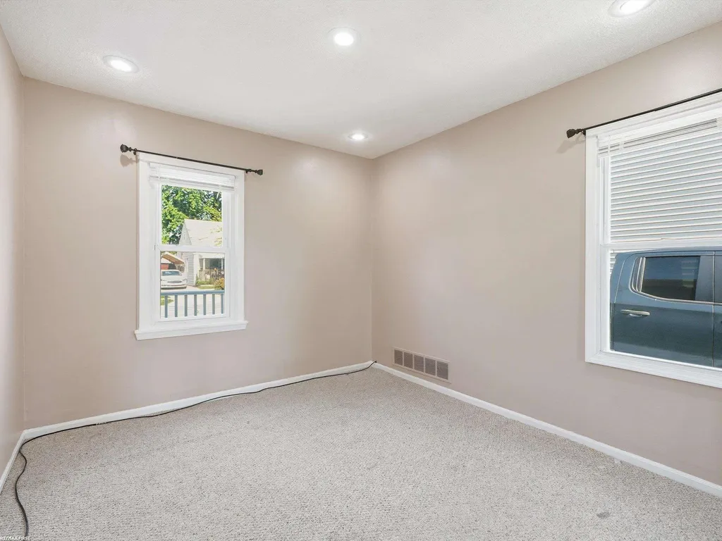27320 Lawnwood Street Roseville City MI 48066