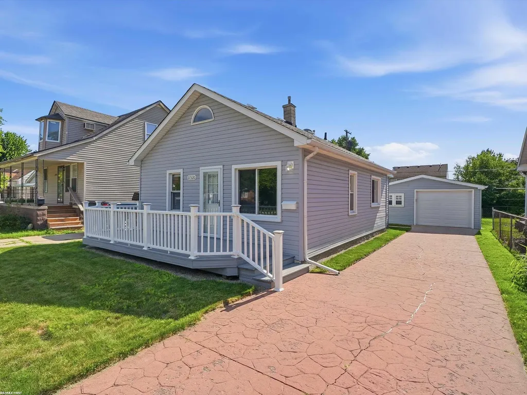 27320 Lawnwood Street Roseville City MI 48066