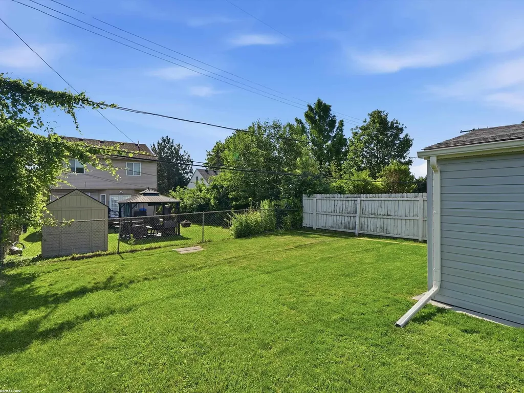 27320 Lawnwood Street Roseville City MI 48066