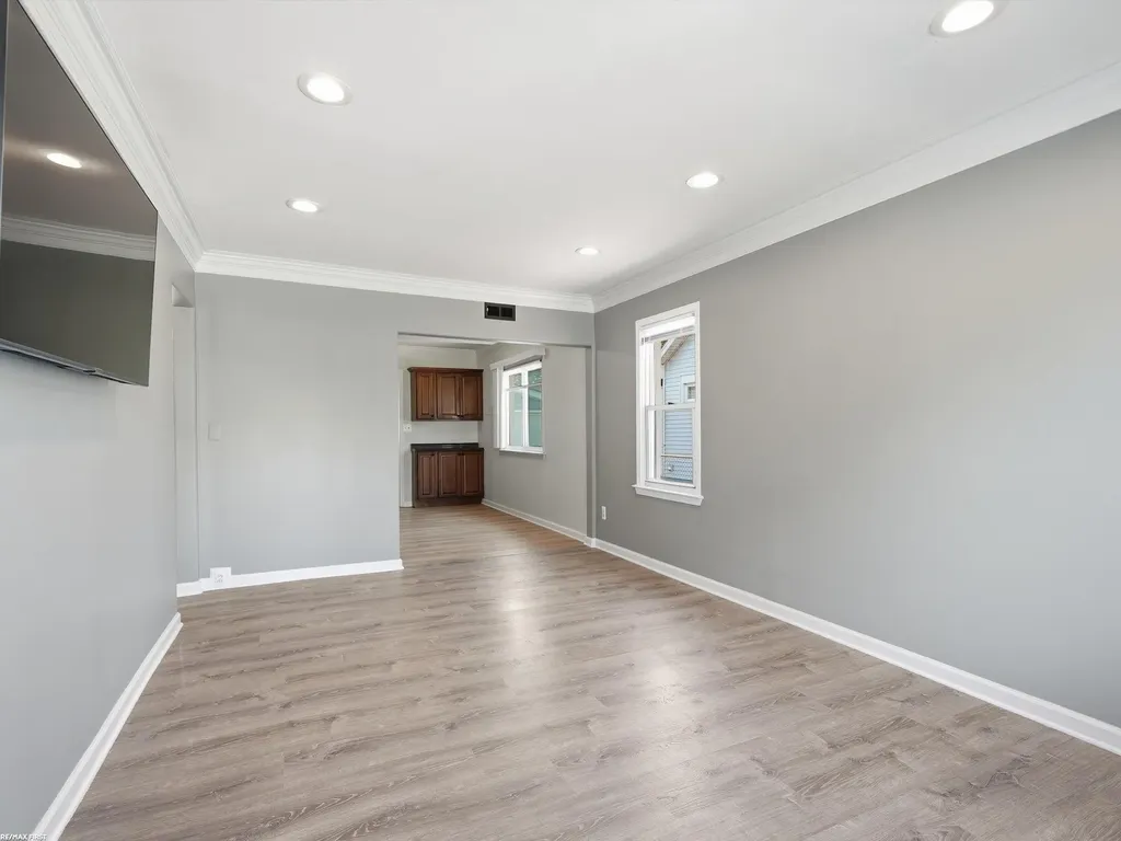 27320 Lawnwood Street Roseville City MI 48066