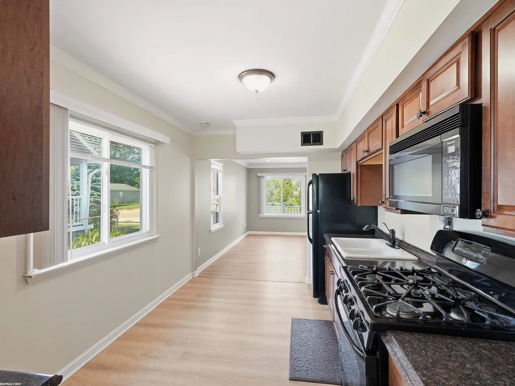 27320 Lawnwood Street Roseville City MI 48066