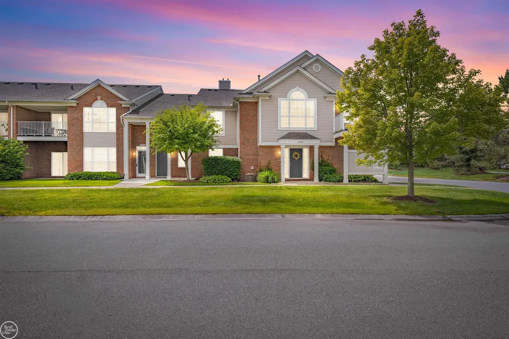 16354 Chatham Drive Macomb Township MI 48044